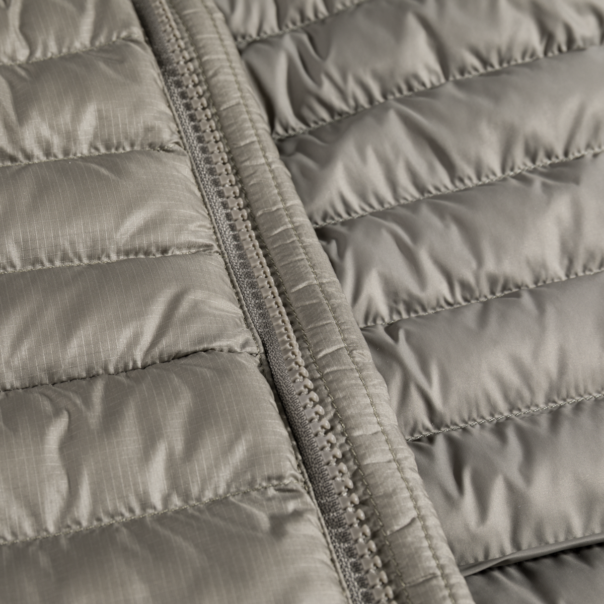 Nubaro vestă izolată pentru femei, culoare Taupe Beige